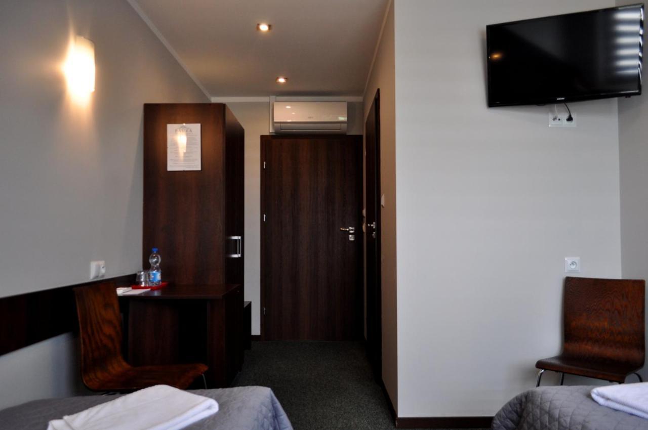 Hotel Pauza Radzyn Podlaski Buitenkant foto