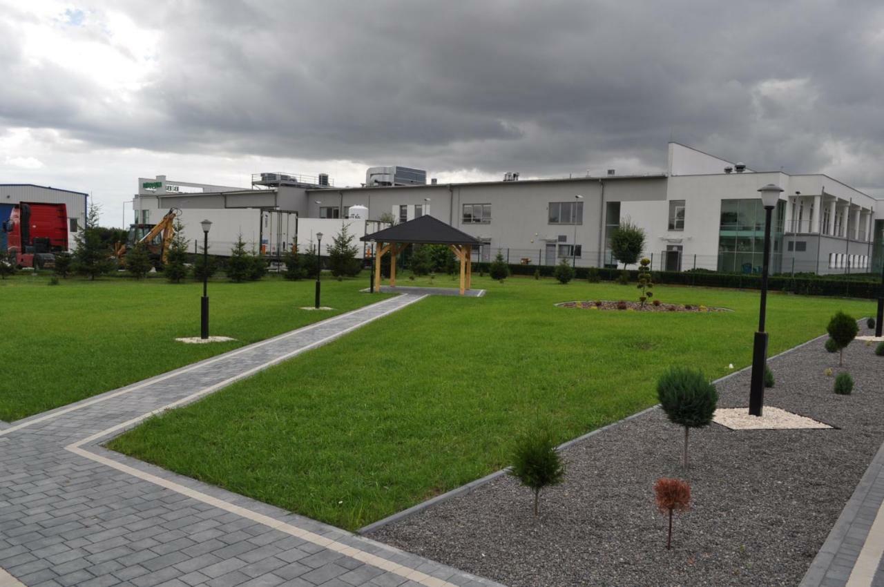 Hotel Pauza Radzyn Podlaski Buitenkant foto